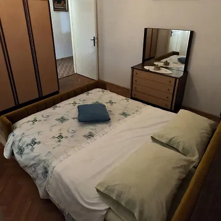 Mili Lägenhet Sutomiscica